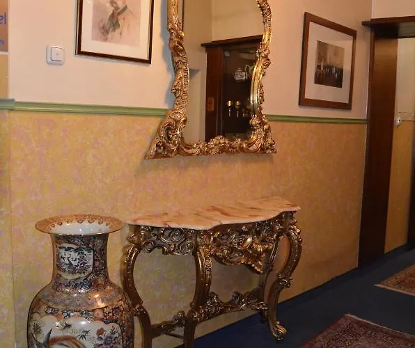 Cityhotel Ratheiser מלון 3*